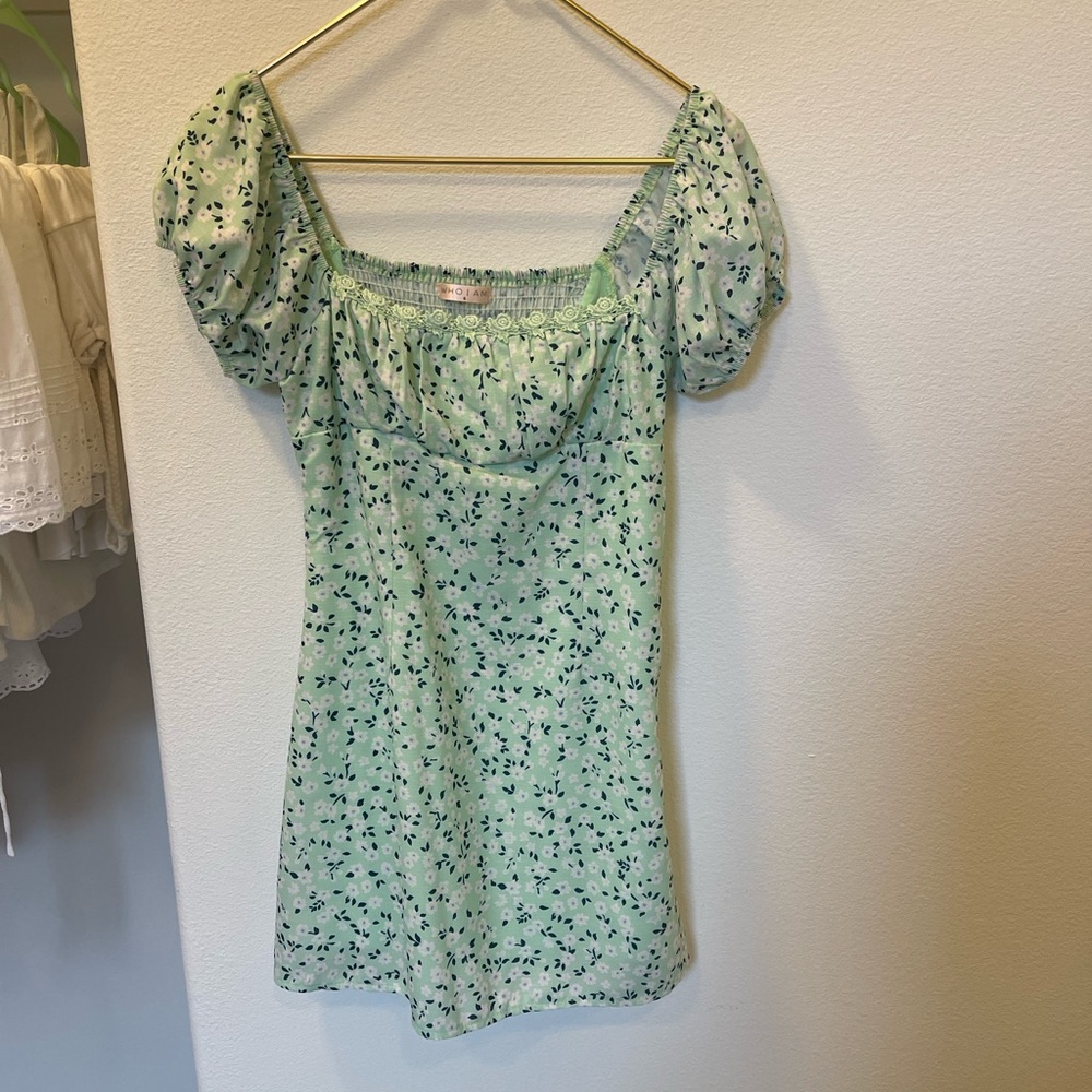 💚 Green Floral Puff Sleeve Mini Dress